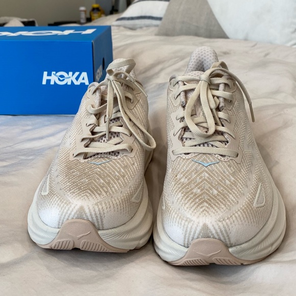 BRAND NEW Hoka Women’s Clifton 9 Egg Nog. Size 7. *Sold Out Online* - Picture 4 of 6